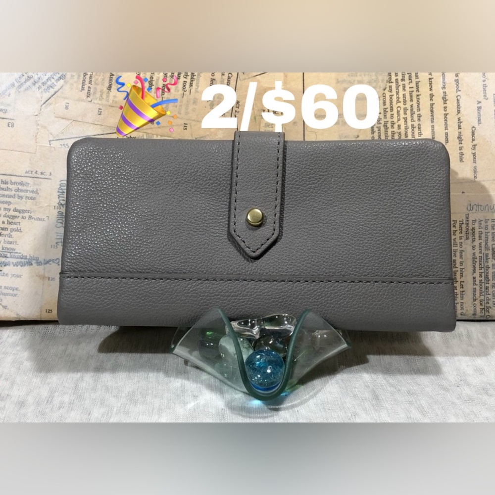 🎉 Fossil Lainie Clutch